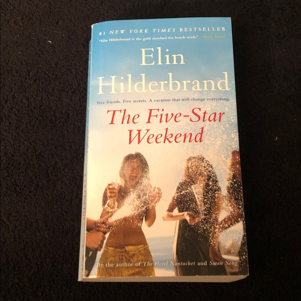 Elin Hilderbrand "The Five-Star Weekend" Paperback - Blue and Cream Cover